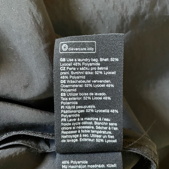 NWOT & Other stories black smocked ruffle wrap midi dress size 6 - Picture 7 of 7